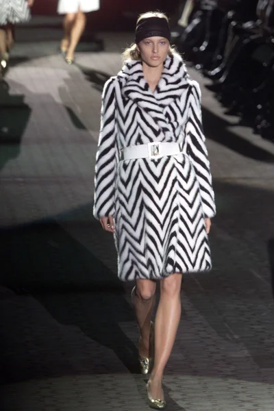 Look 25